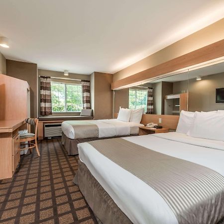 Microtel Inn & Suites By Wyndham ווסט צ'סטר מראה חיצוני תמונה